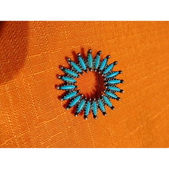 starburst brooch approx. 1" wide Turquoise colored stones not natural I don't th - Picture 2 of 3